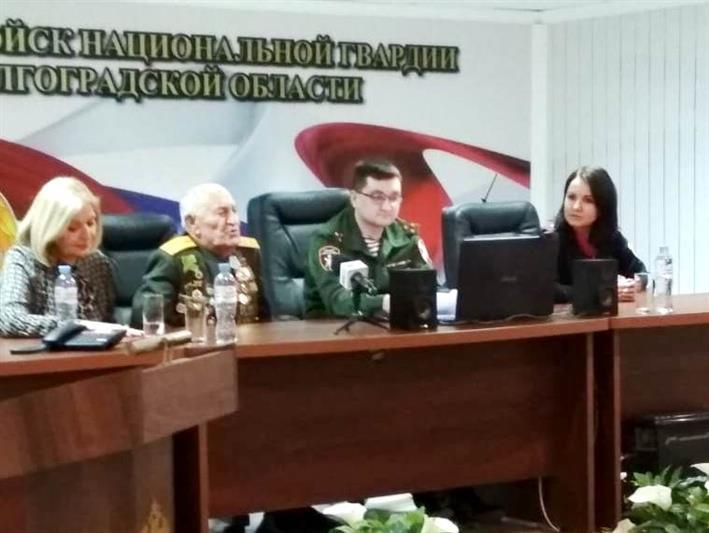 Благодаря телемосту, организованному росгвардейцами Волгограда и Тулы, состоялась виртуальная встреча двух ветеранов войны