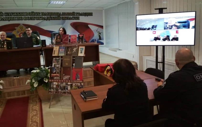 Благодаря телемосту, организованному росгвардейцами Волгограда и Тулы, состоялась виртуальная встреча двух ветеранов войны