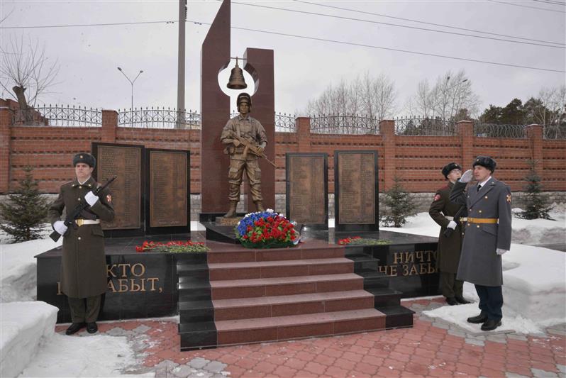 Военнослужащие и сотрудники Уральского округа приняли участие в мероприятиях, посвященных Дню защитника Отечества