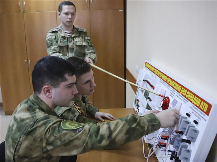 Курсанты инженерного факультета Пермского военного института Росгвардии проходят стажировку в Сибири 