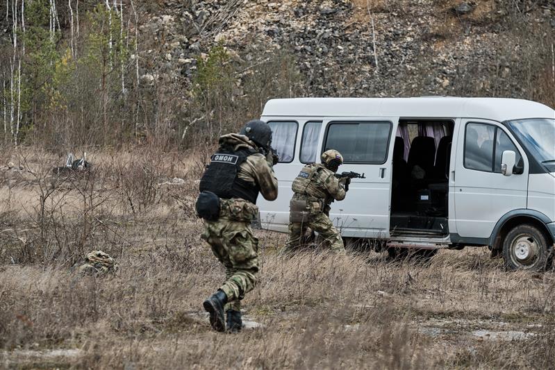 Бойцы тульского ОМОН отработали элементы экстремального вождения на багги «Чаборз» (фото)