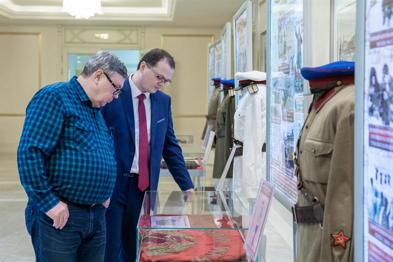 В Совете Федерации размещена экспозиция Центрального музея Росгвардии 
