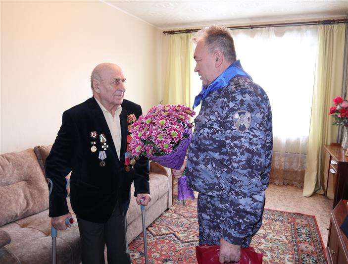 В Томске стартовала акция Росгвардии «Синий платочек» (видео)