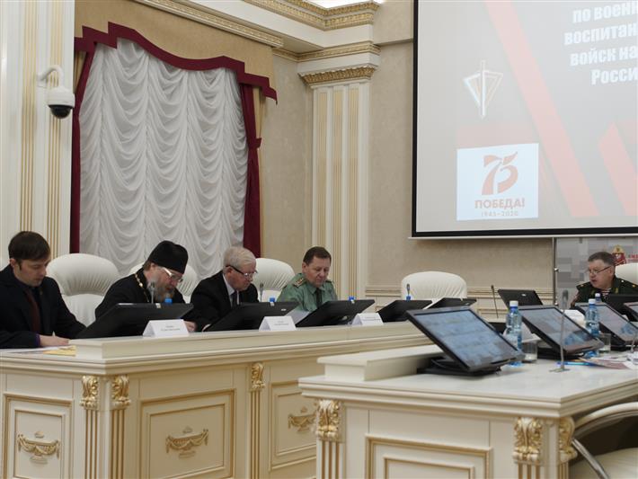 В Сибирском округе Росгвардии обсудили вопросы военно-патриотического воспитания