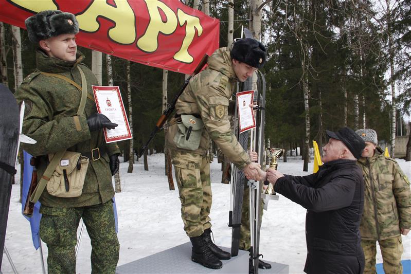 Пермский военный институт Росгвардии провёл традиционную лыжную эстафету памяти капитана Владимира Халуторных