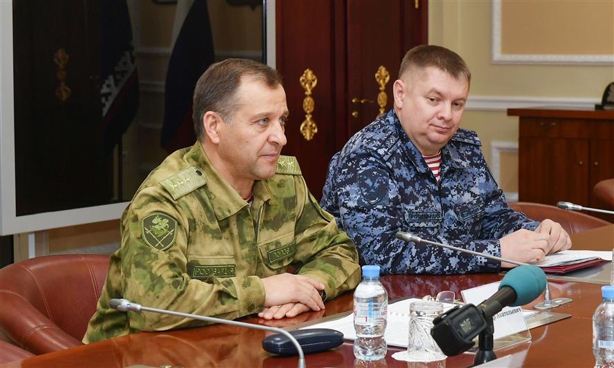 Командующий Уральским округом Росгвардии проверил подразделения ведомства на Ямале и встретился с главой региона