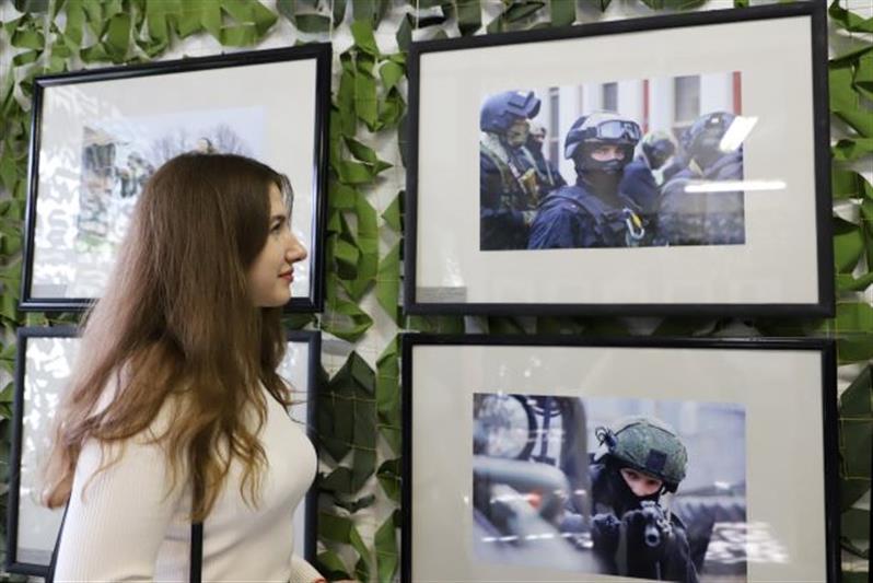 В Рязани открылась фотовыставка Росгвардии «Взгляд специального назначения»