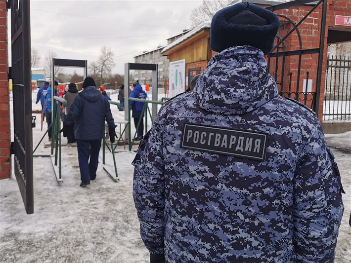Росгвардия участвует в обеспечении безопасности чемпионата мира по хоккею с мячом