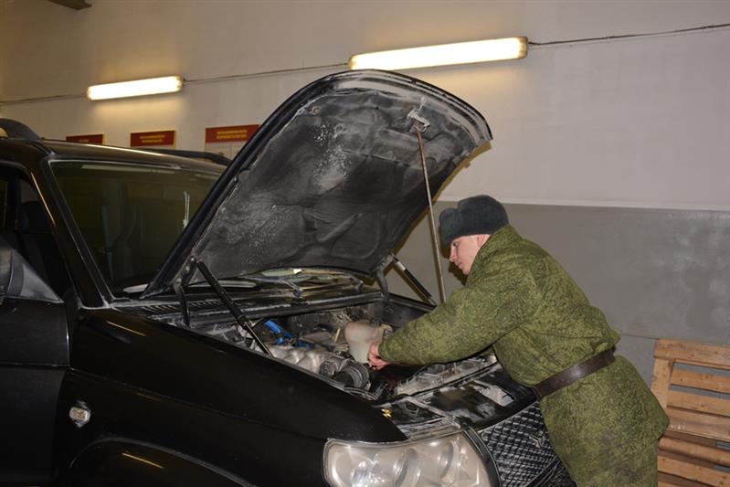В Уральском округе Росгвардии проходит перевод вооружения и техники на летний режим эксплуатации