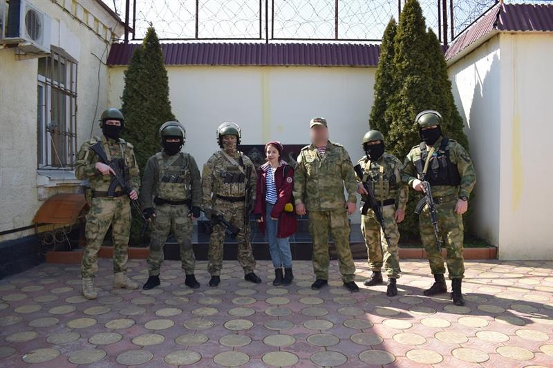 Журналисты дагестанского телеканала провели один день с Росгвардией