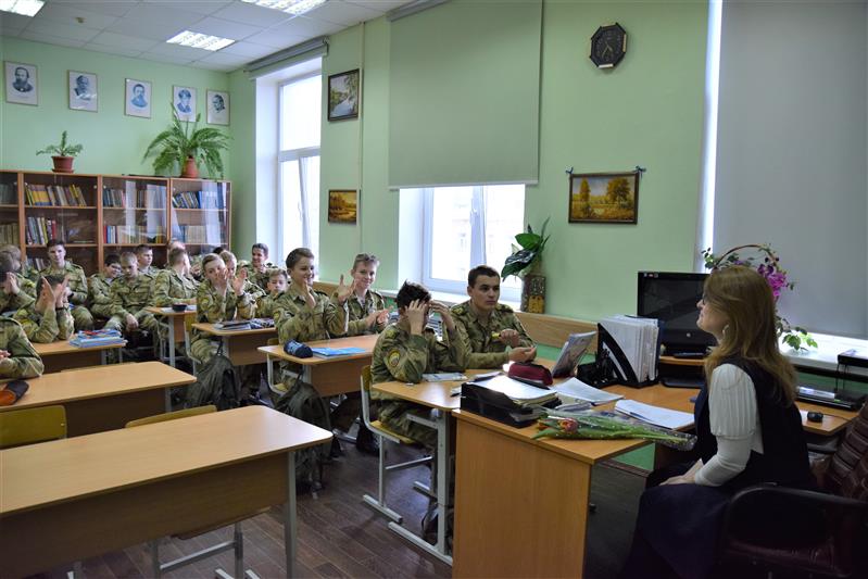 Кадеты Росгвардии встретились с поэтессой Анной Николаевой