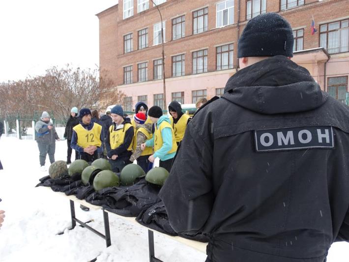 На Урале росгвардейцы провели тематические мероприятия для детей