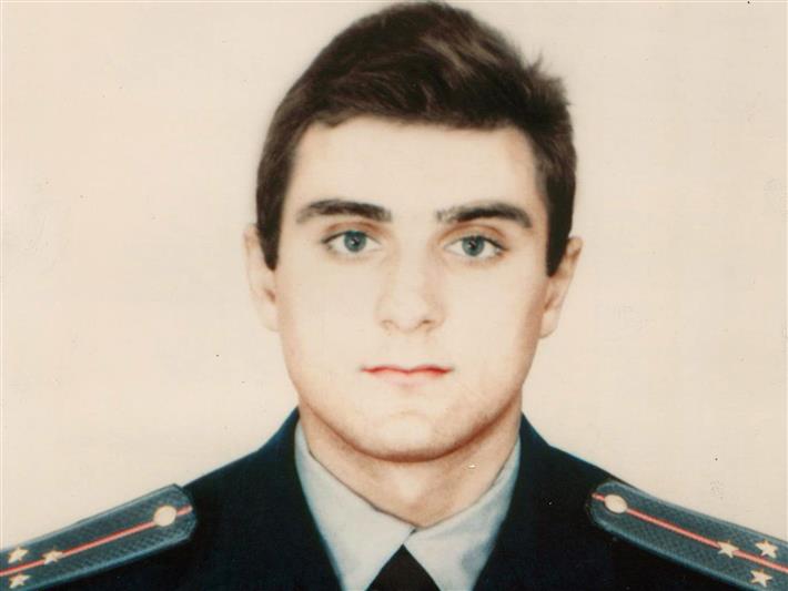 Сотрудники ставропольского ОМОН почтили память погибшего сослуживца
