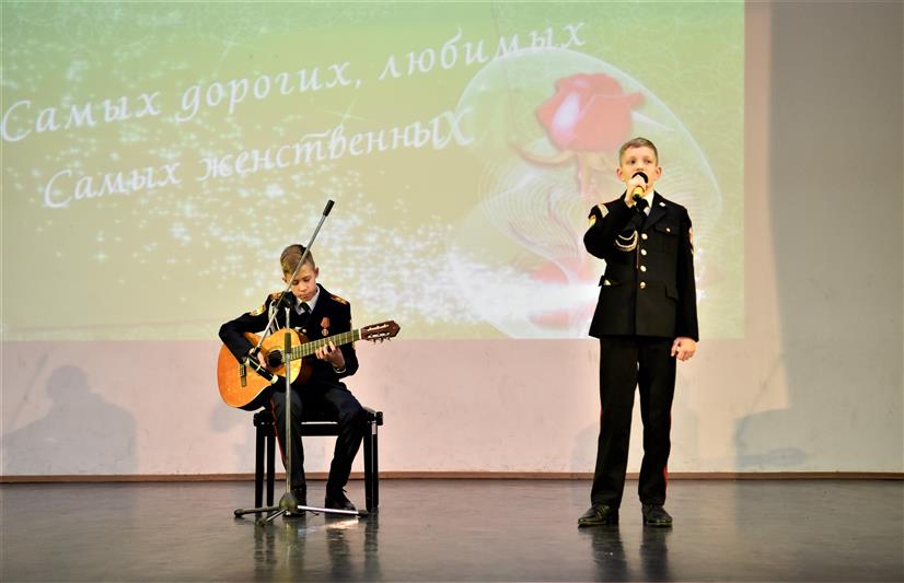 В МПКУ им. М.А. Шолохова Росгвардии прошли торжественные мероприятия, посвящённые Международному женскому дню (фото)