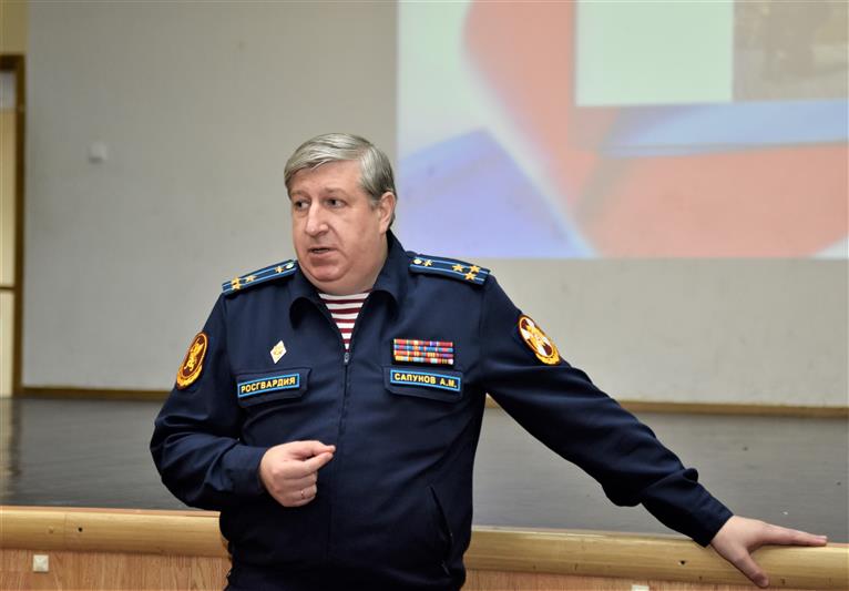 Кадеты МПКУ им. М.А. Шолохова встретились с представителем командования авиации Росгвардии