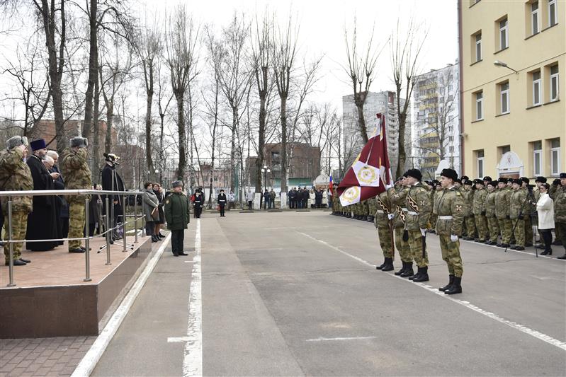 Начальник МПКУ им. М.А. Шолохова Росгвардии простился со Знаменем училища