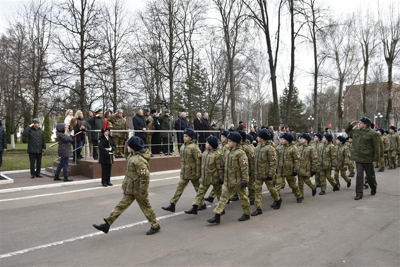 Начальник МПКУ им. М.А. Шолохова Росгвардии простился со Знаменем училища