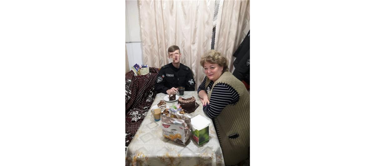 Росгвардейцы Карачаево-Черкесии навестили вдов погибших сослуживцев