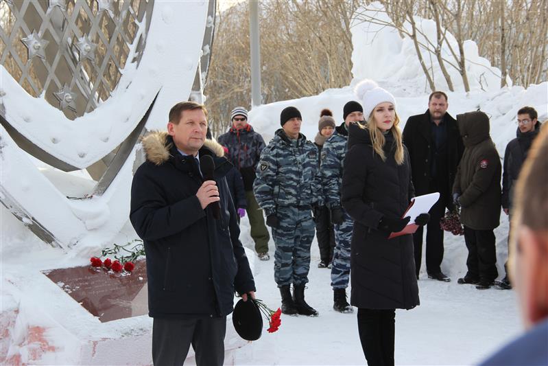 Бойцы воркутинского ОМОН почтили память псковских десантников