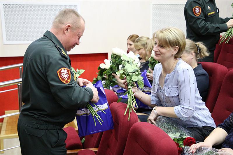 В Северо-Кавказском округе Росгвардии отметили Международный женский день