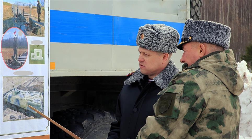 Командующий Приволжским округом Росгвардии проинспектировал подразделения ведомства в Мордовии 