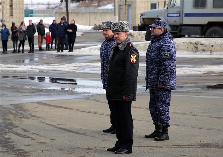 Лучший подарок своим любимым женщинам преподнесли бойцы спецназа Росгвардии в Мордовии