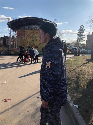 В Ростовской области росгвардейцы приняли участие в охране правопорядка во время празднования Масленицы