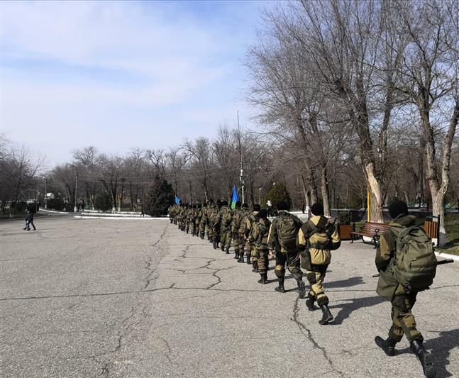 Калмыцкие росгвардейцы почтили память псковских десантников