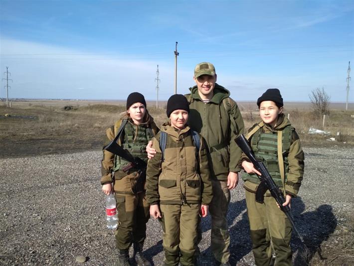 Калмыцкие росгвардейцы почтили память псковских десантников