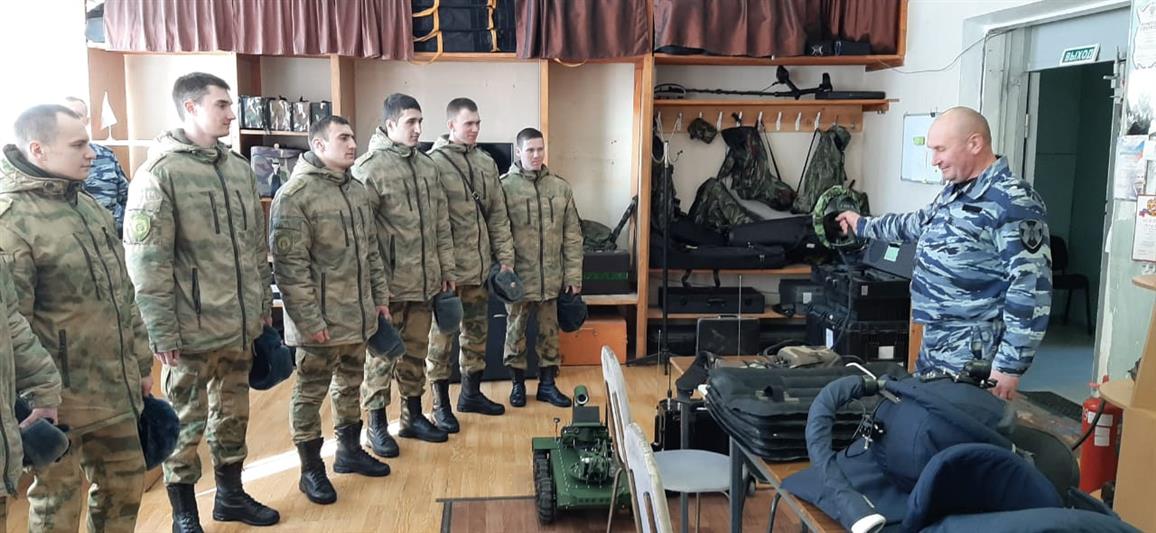 Курсанты Пермского военного института Росгвардии посетили екатеринбургский ОМОН
