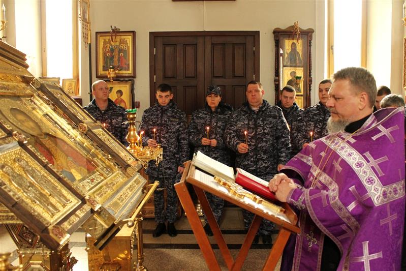 Донские росгвардейцы поклонились православной святыне