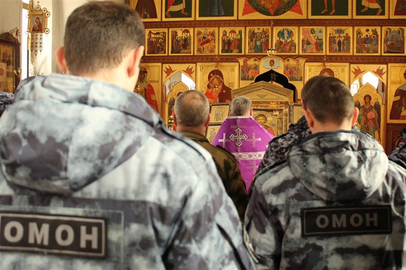 Донские росгвардейцы поклонились православной святыне