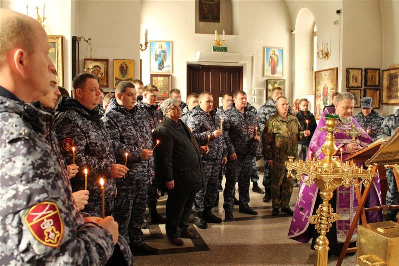 Донские росгвардейцы поклонились православной святыне