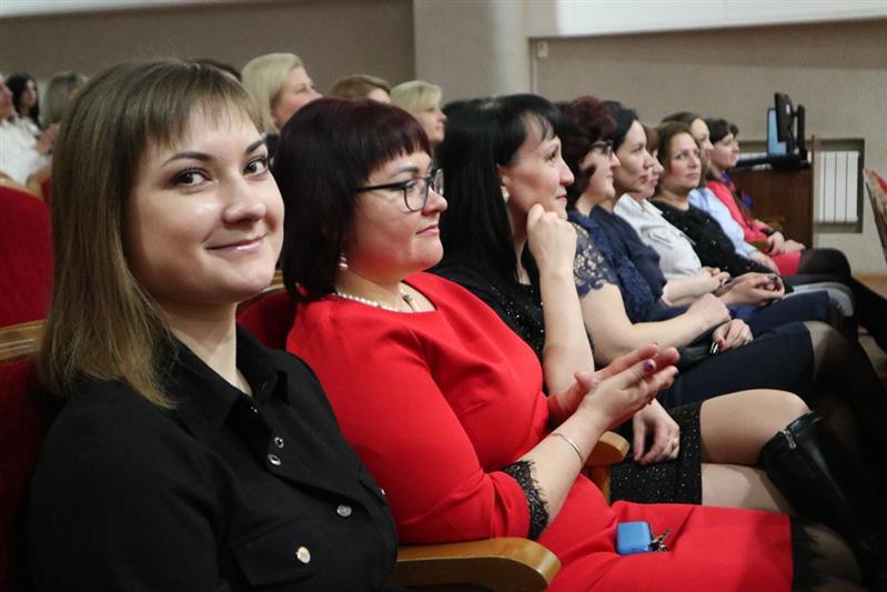 В Уральском округе Росгвардии проходят мероприятия в рамках празднования Международного женского дня 