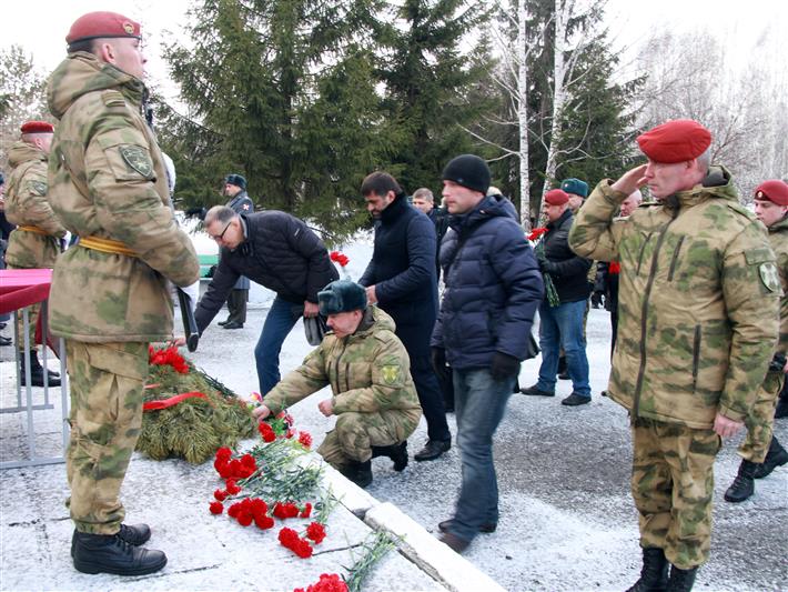 В Новосибирске почтили память погибших военнослужащих отряда спецназа «Ермак» 