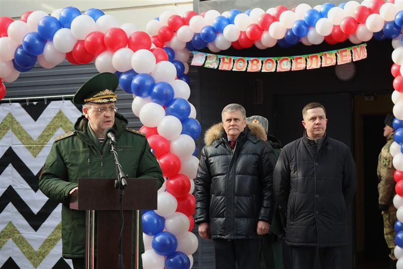 В Ленинградской области военнослужащим Северо-Западного округа Росгвардии вручили ключи от новых квартир
