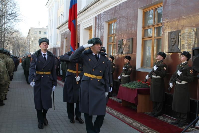 Военнослужащие и сотрудники Восточного округа Росгвардии почтили память погибших боевых товарищей