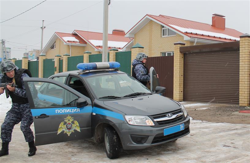 Нарядом вневедомственной охраны в Воронеже задержан находившийся в федеральном розыске мужчина