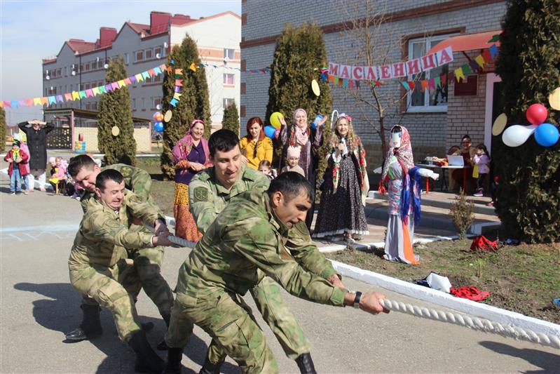 В грозненском соединении Росгвардии прошли масленичные гуляния