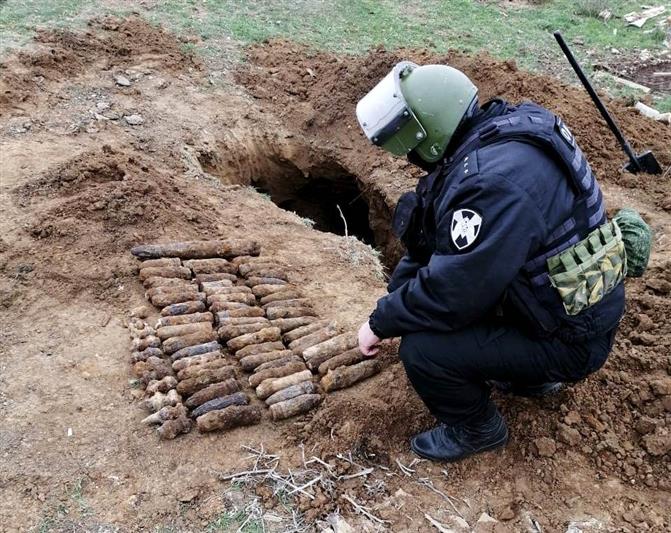 В Калмыкии сотрудники Росгвардии обезвредили боеприпасы времен Великой Отечественной войны