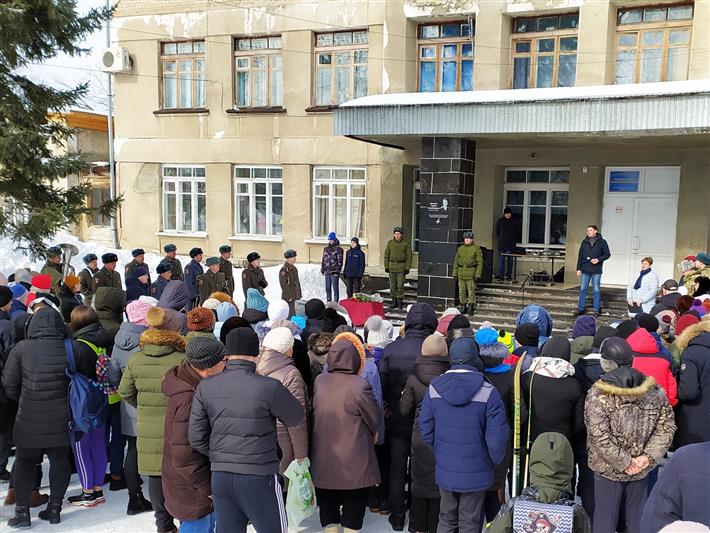 В Алтайском крае состоялось открытие мемориальной доски офицеру войск правопорядка, погибшему при исполнении воинского долга