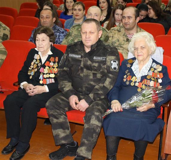 В Северо-Кавказском округе Росгвардии отметили Международный женский день