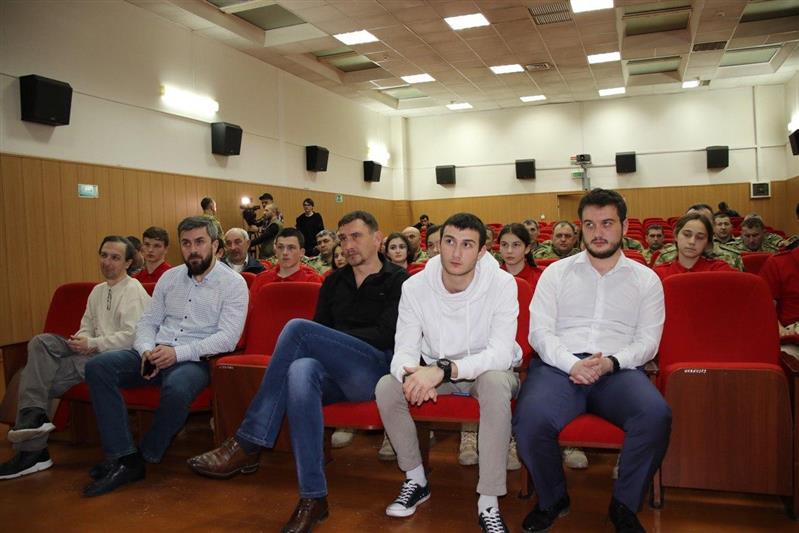 В Нальчике росгвардейцы провели акцию по  военно-патриотическому воспитанию