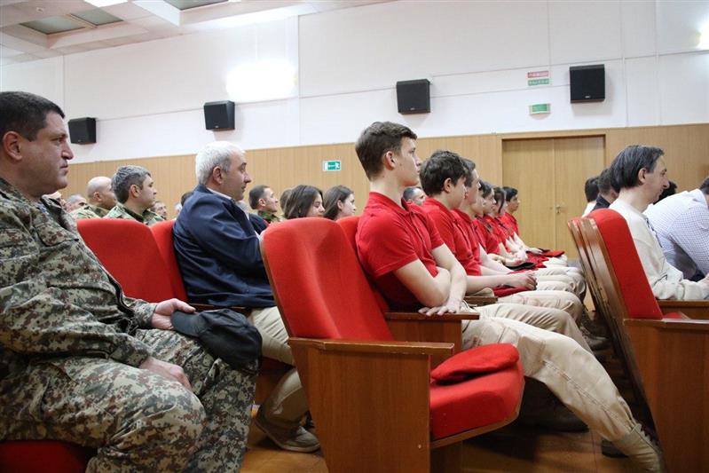 В Нальчике росгвардейцы провели акцию по  военно-патриотическому воспитанию