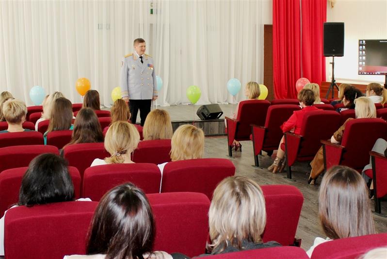 В Южном округе Росгвардии состоялись мероприятия, посвященные Международному женскому дню (фото)
