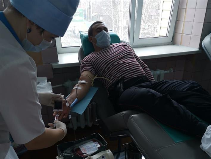 В Кузбассе росгвардеец пришел на помощь тяжелобольному горожанину
