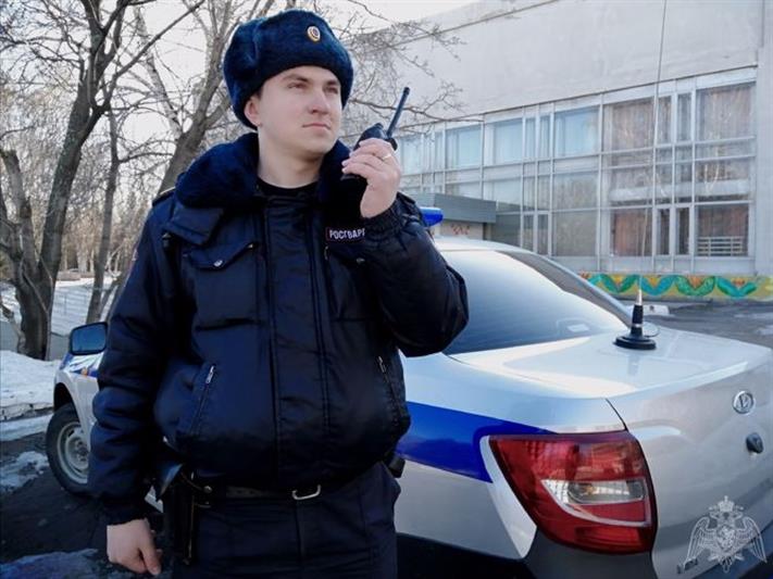 В Омске сотрудники Росгвардии пресекли незаконное проникновение на территорию церкви