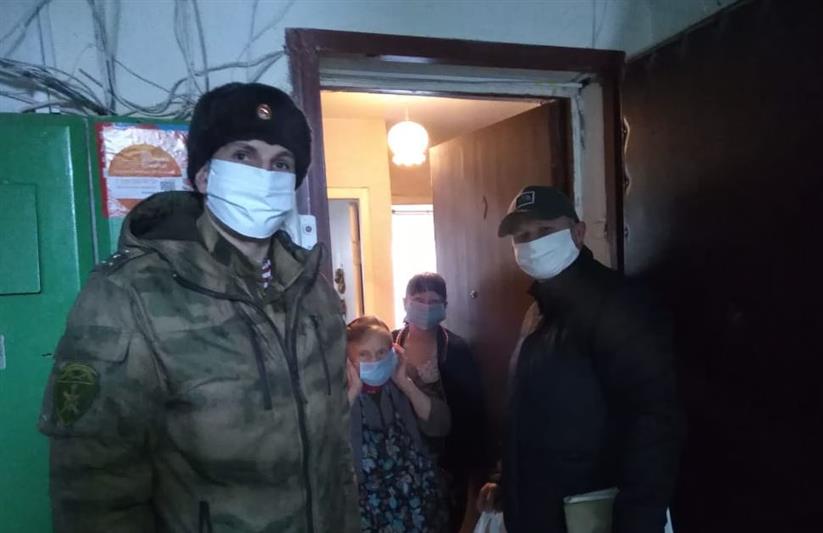 В Иванове росгвардейцы  оказывают адресную помощь ветеранам Великой Отечественной войны, находящимся на самоизоляции
