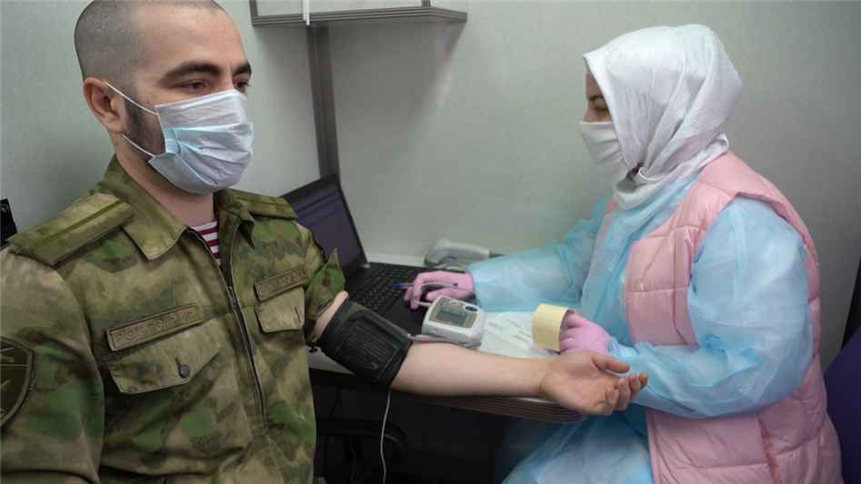 Чеченские росгвардейцы приняли участие в донорской акции «От сердца к сердцу»