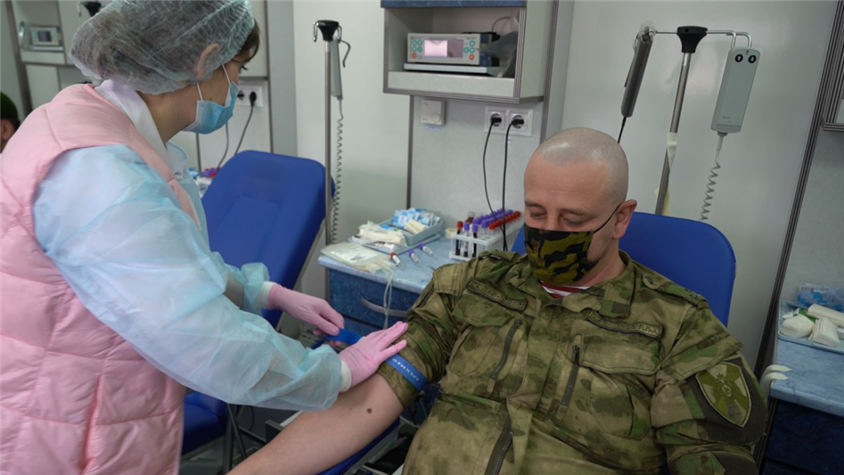 Чеченские росгвардейцы приняли участие в донорской акции «От сердца к сердцу»